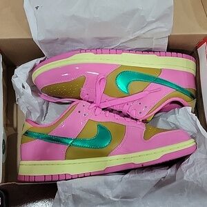 Nike dunk low QS